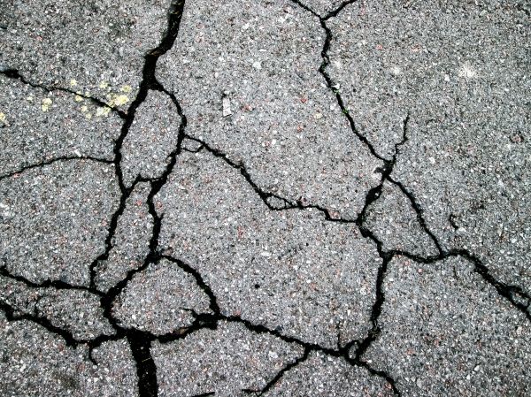 Driveway Crack Filling in Kenner