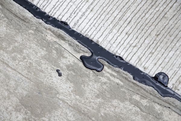 Pavement Crack Sealing in Kenner