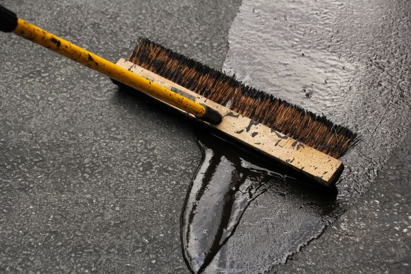 Asphalt Driveway Sealing in Kenner