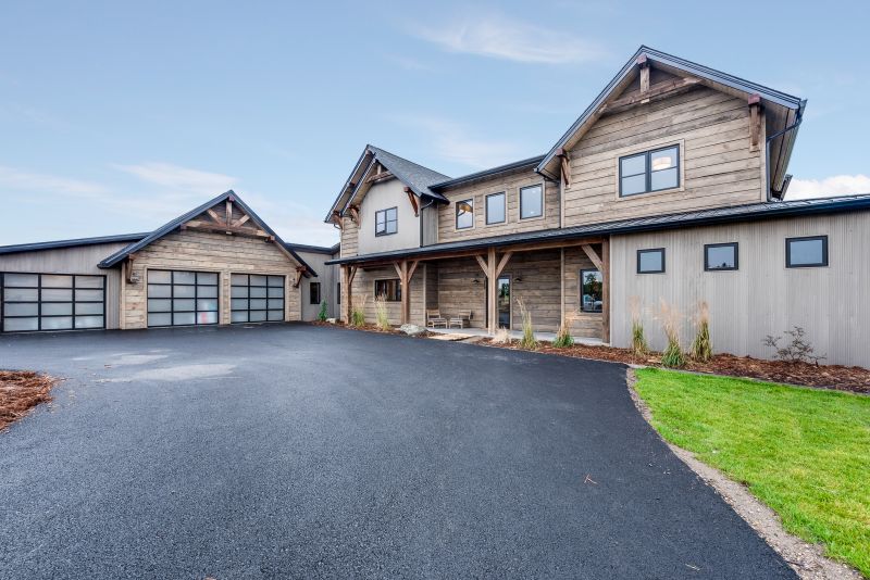 Hot Tar Driveway Sealing